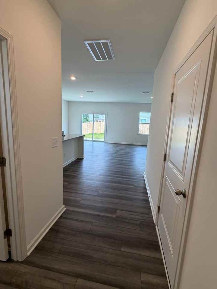 395 Shiloh Way - Photo 2 of 36