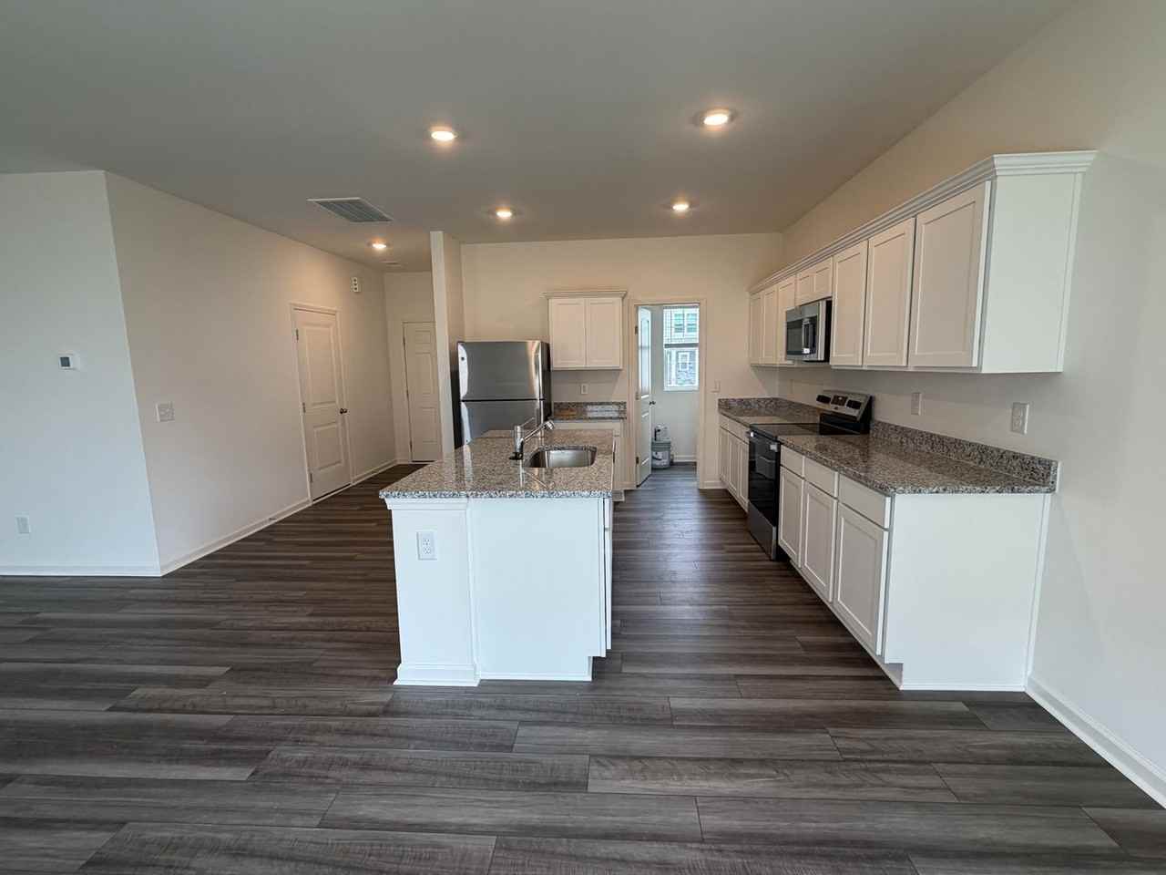 395 Shiloh Way - Photo 6 of 36