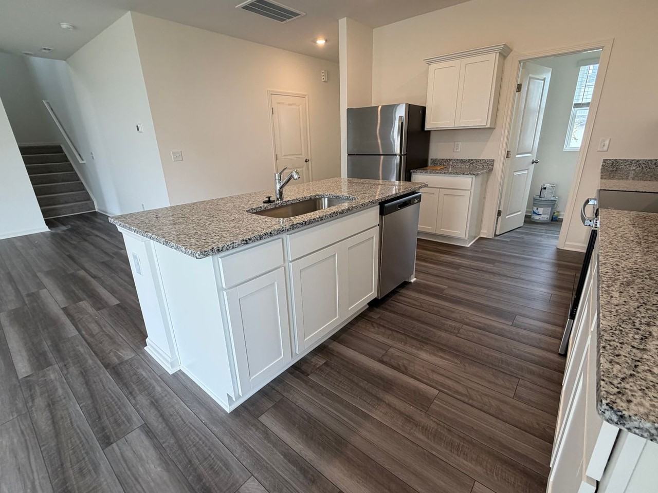 395 Shiloh Way - Photo 7 of 36