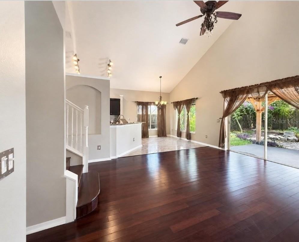 9407 Chart House Ct - Photo 6 of 29