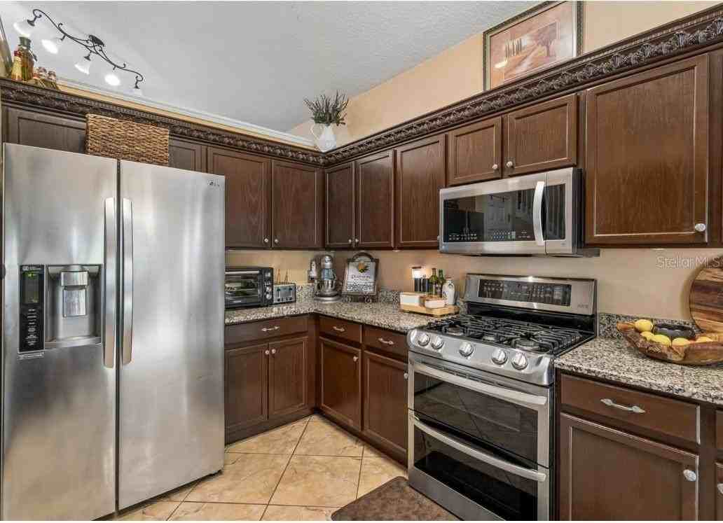 9407 Chart House Ct - Photo 7 of 29