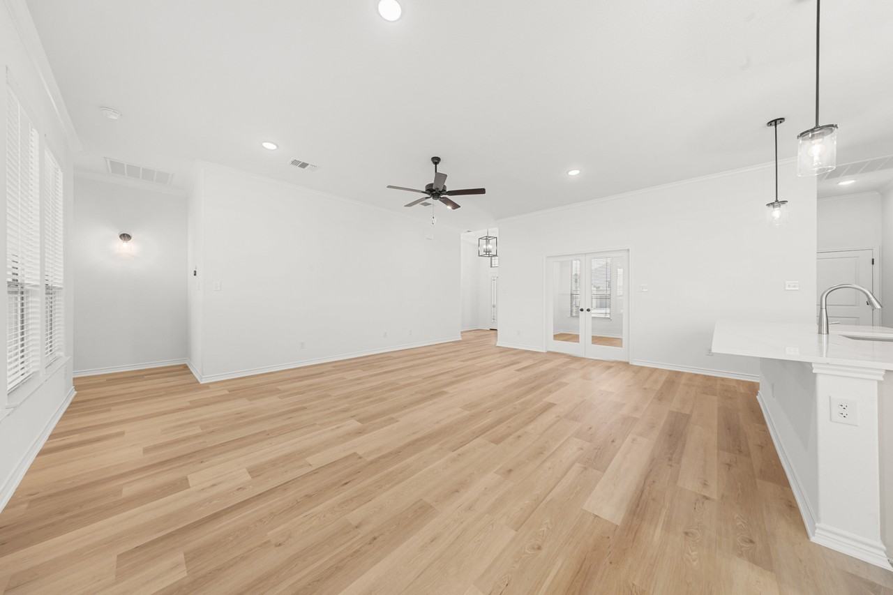 7224 Caladium Dr #1 - Photo 4 of 31