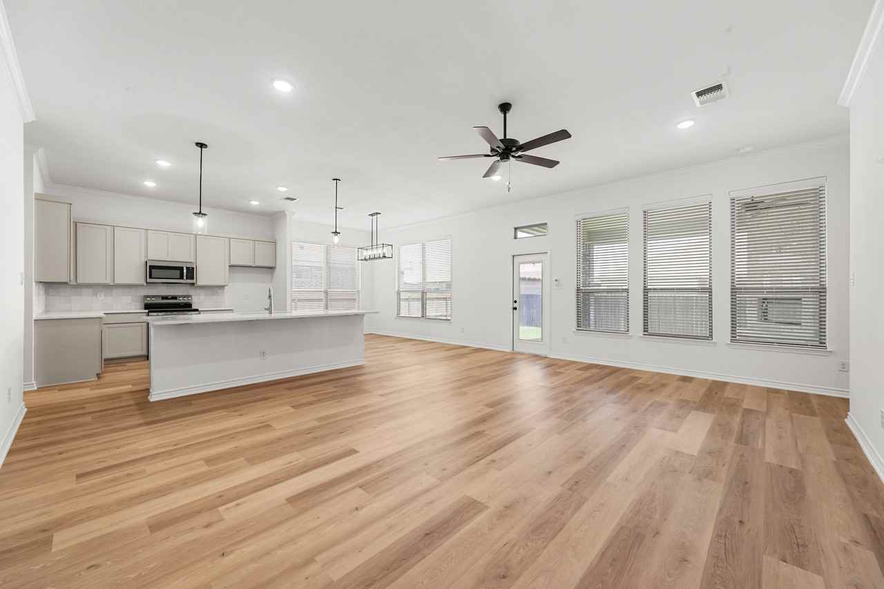 7224 Caladium Dr #1 - Photo 5 of 31