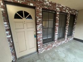 featured image of 46 3940, 42, 44, 46 W. Hillsdale