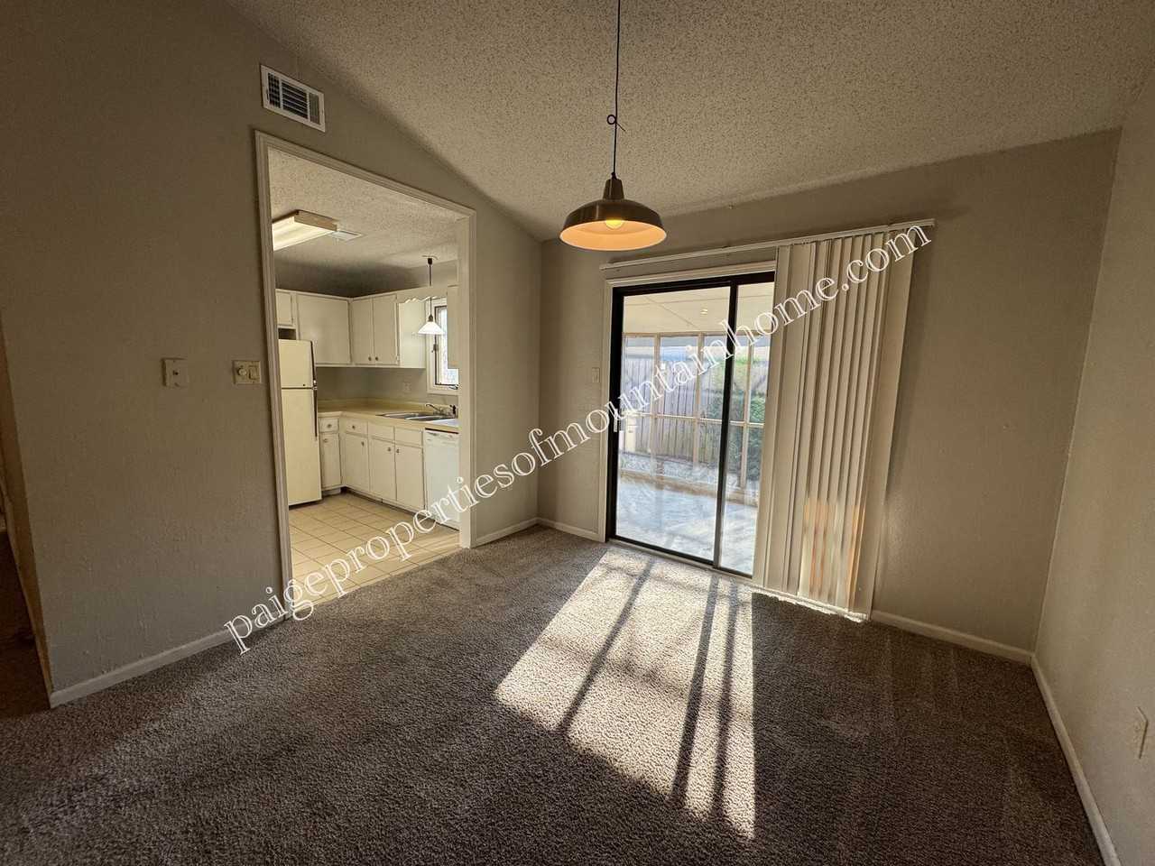 605 Cooper Estates Dr #20 - Photo 3 of 12