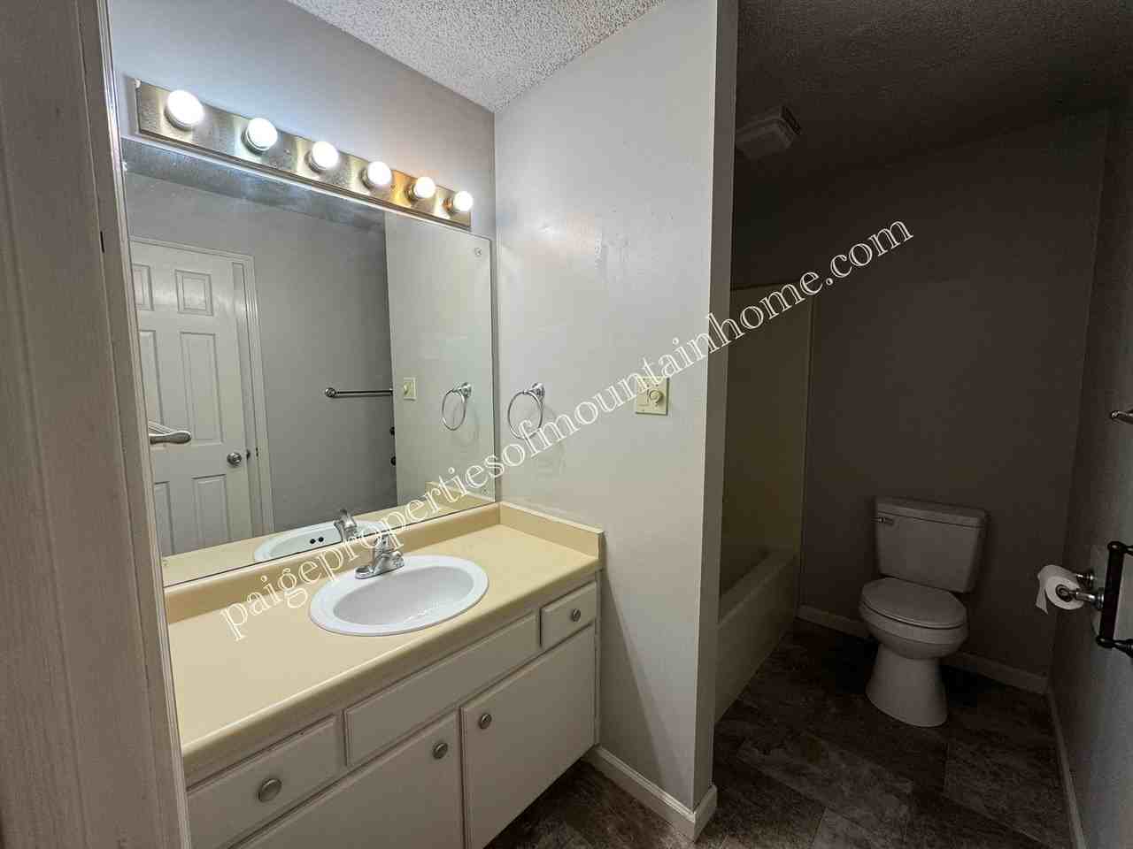 605 Cooper Estates Dr #20 - Photo 6 of 12