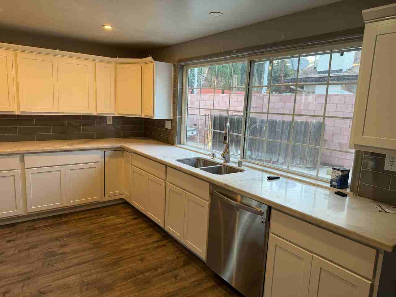 2690 Lee St - Photo 3 of 21