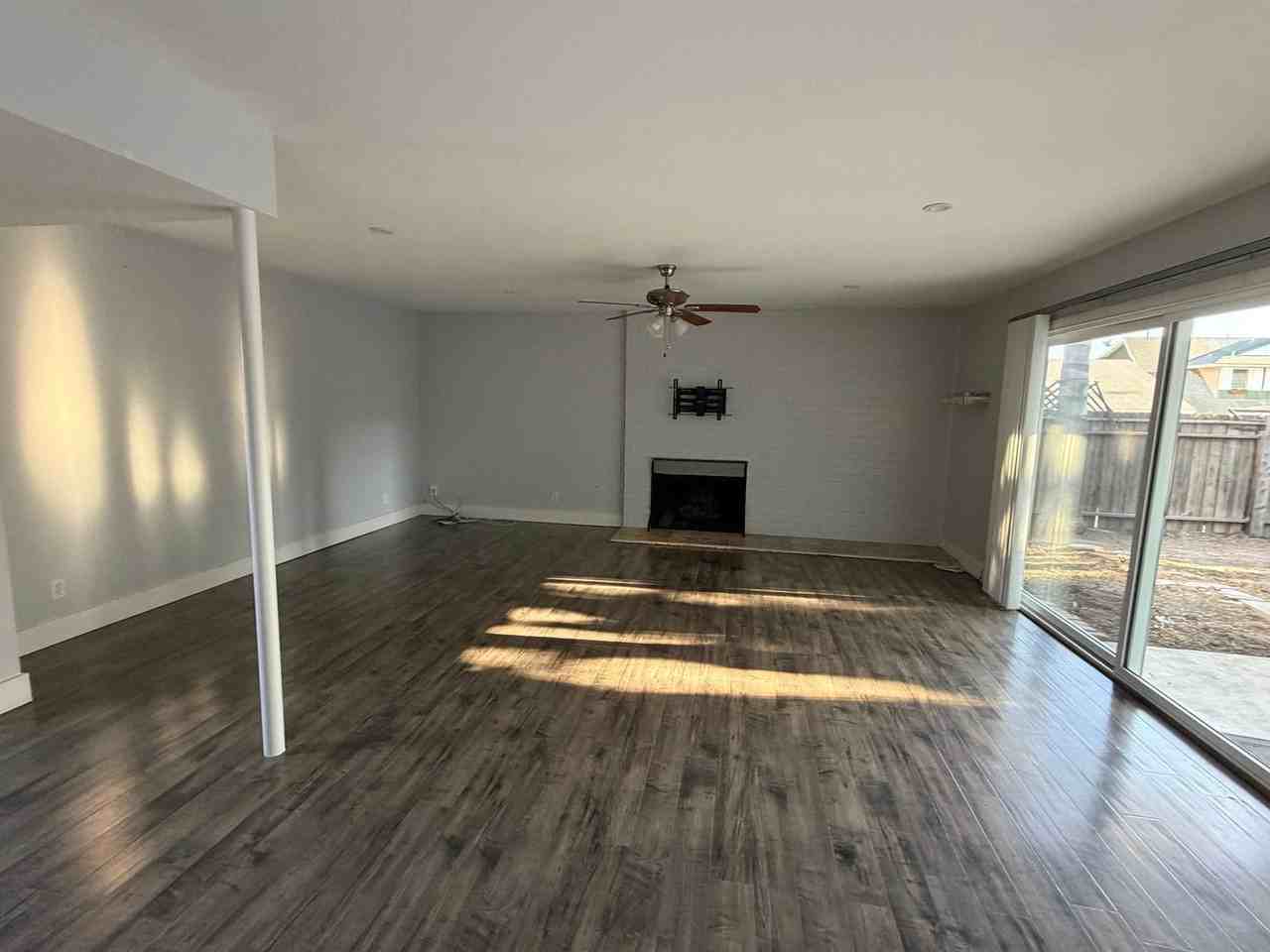 2690 Lee St - Photo 7 of 21