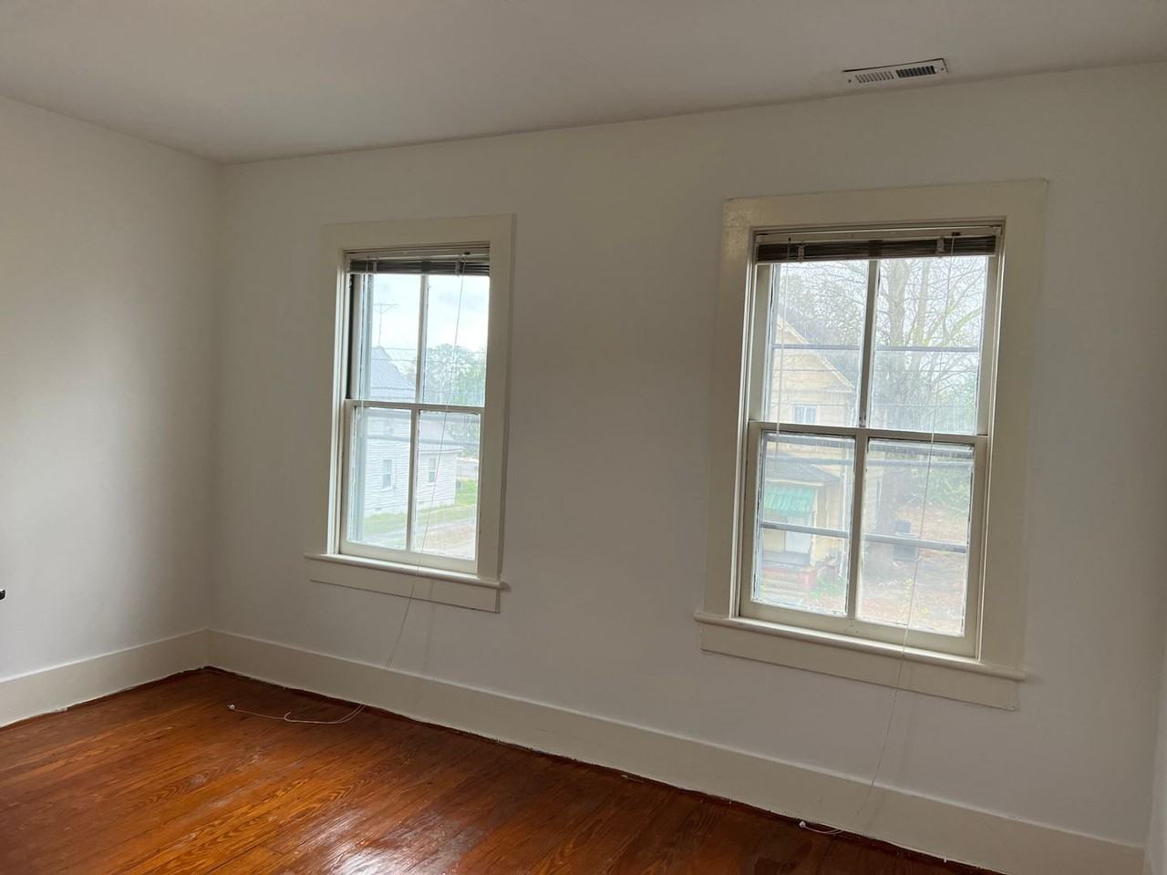 717 N Road St - Photo 7 of 11