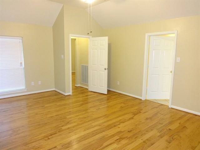 104 Laguna Pointe Dr - Photo 3 of 15