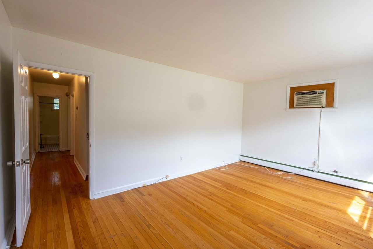 Apartment in Parkside - Photo 3 of 26