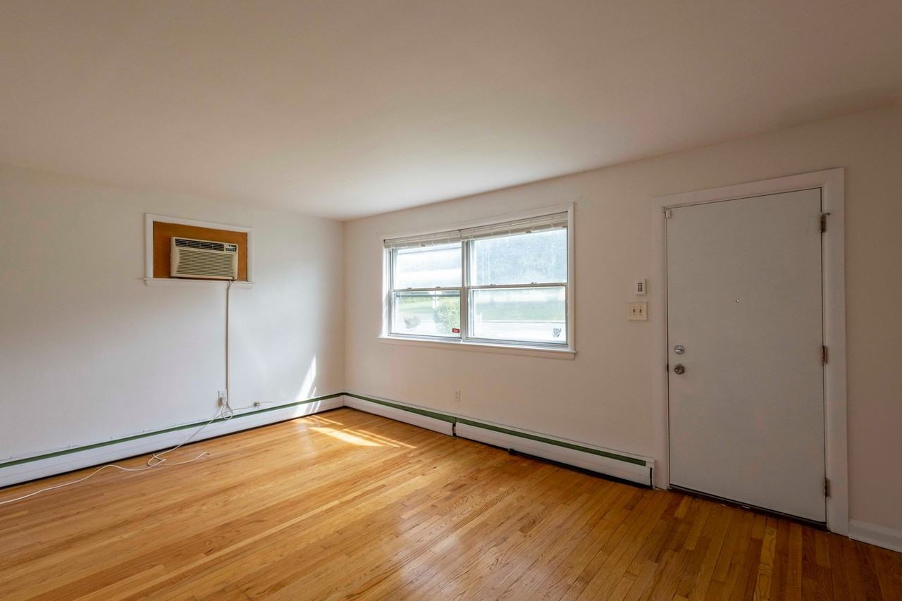 Apartment in Parkside - Photo 4 of 26