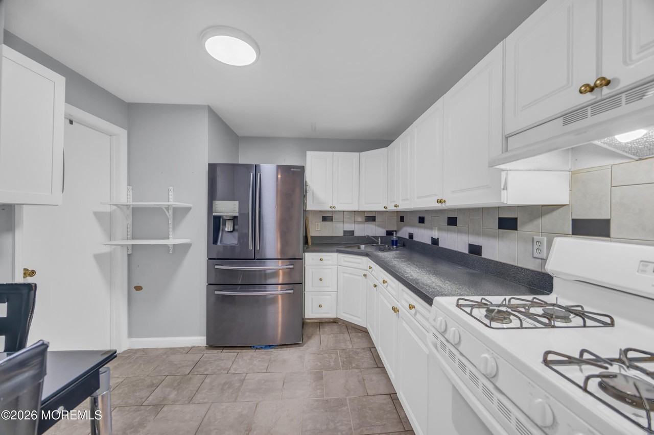 393 College Dr #393 - Photo 4 of 24