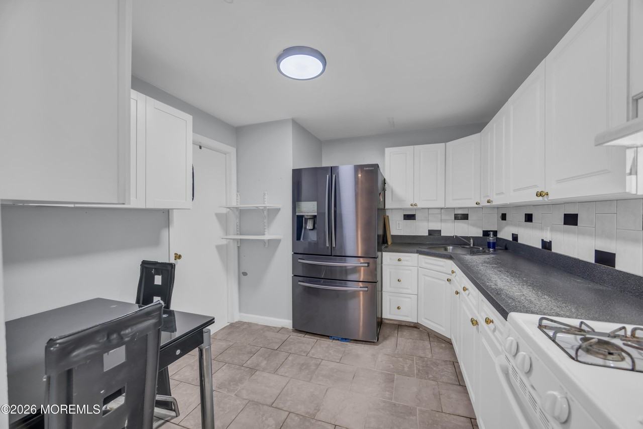 393 College Dr #393 - Photo 5 of 24