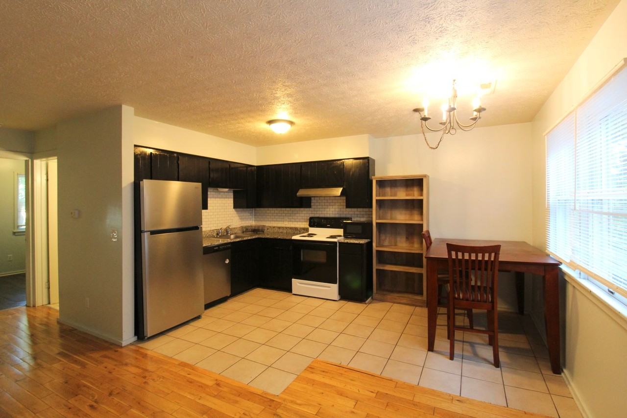 1212 Mountain View Dr - Photo 4 of 18
