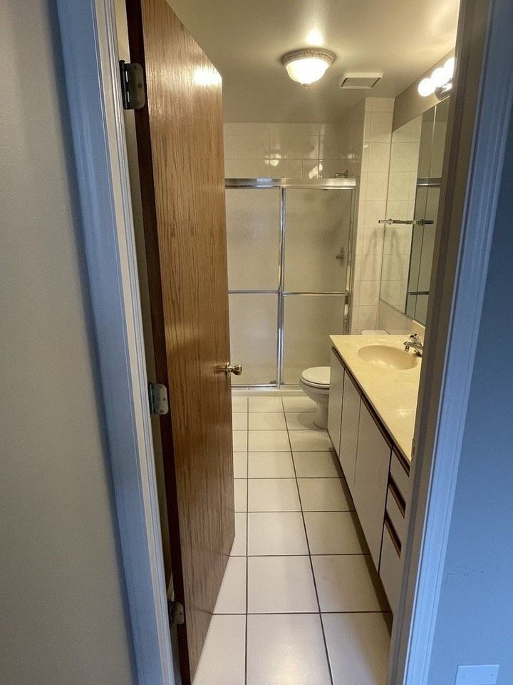 309 Elgin Ave #D - Photo 6 of 11