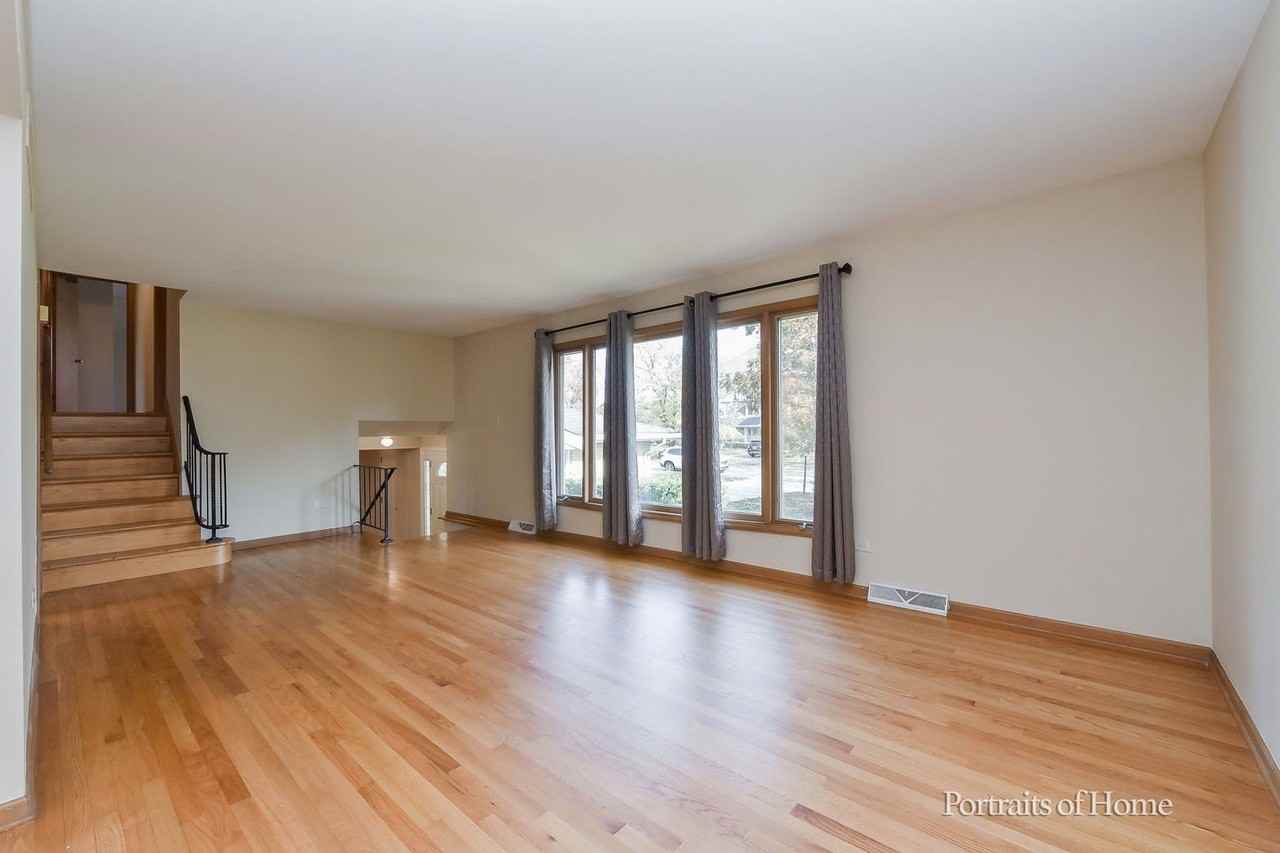 8S122 Washington St - Photo 5 of 27