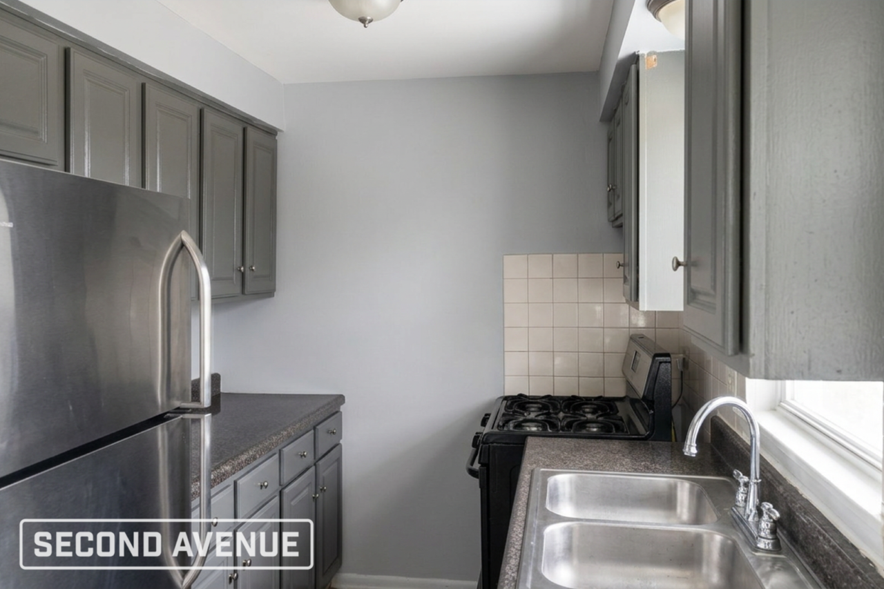 8028 S Union Ave - Photo 5 of 12