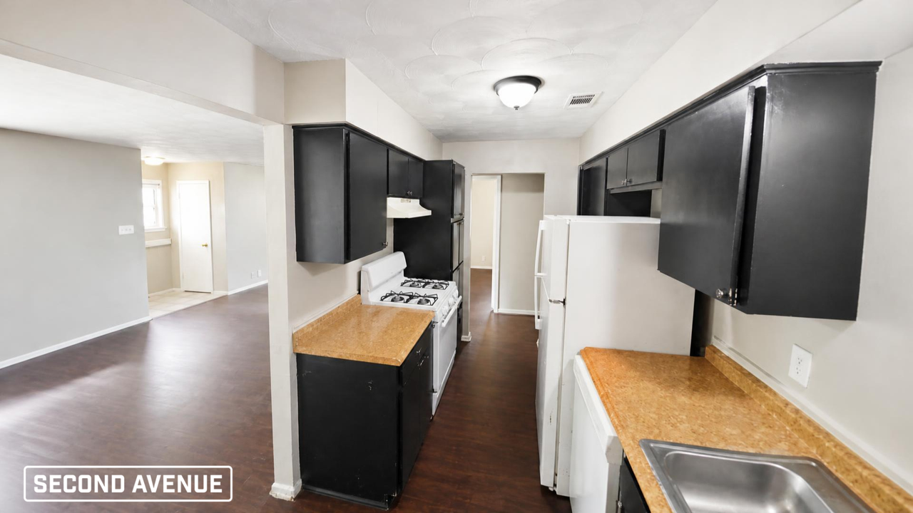 802 Memorial Dr - Photo 4 of 23