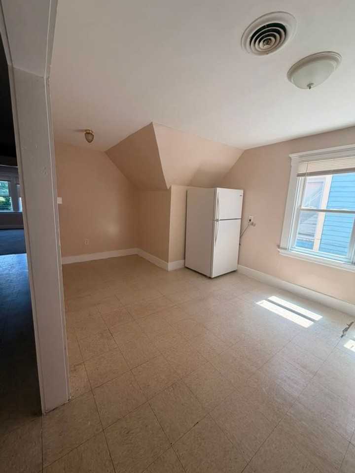 64 Ellsworth Ave - Photo 2 of 9