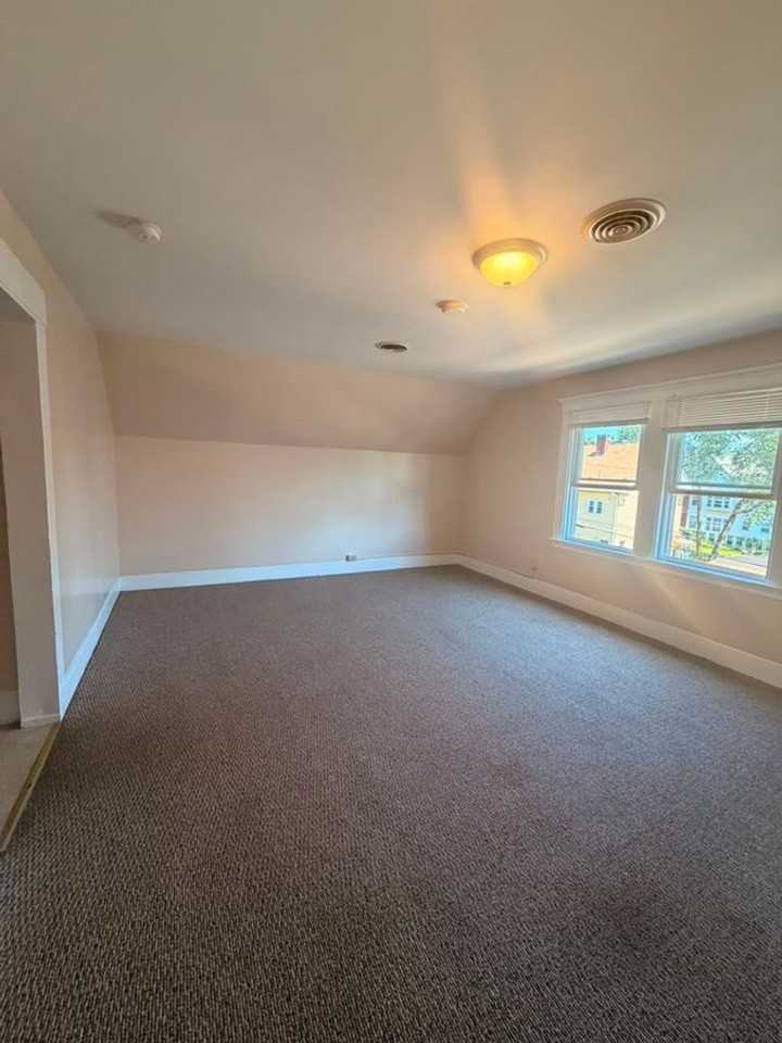 64 Ellsworth Ave - Photo 4 of 9