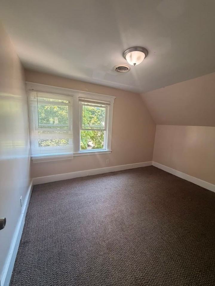 64 Ellsworth Ave - Photo 6 of 9