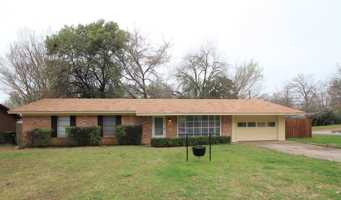 featured image of 3701 Appletree Ln
