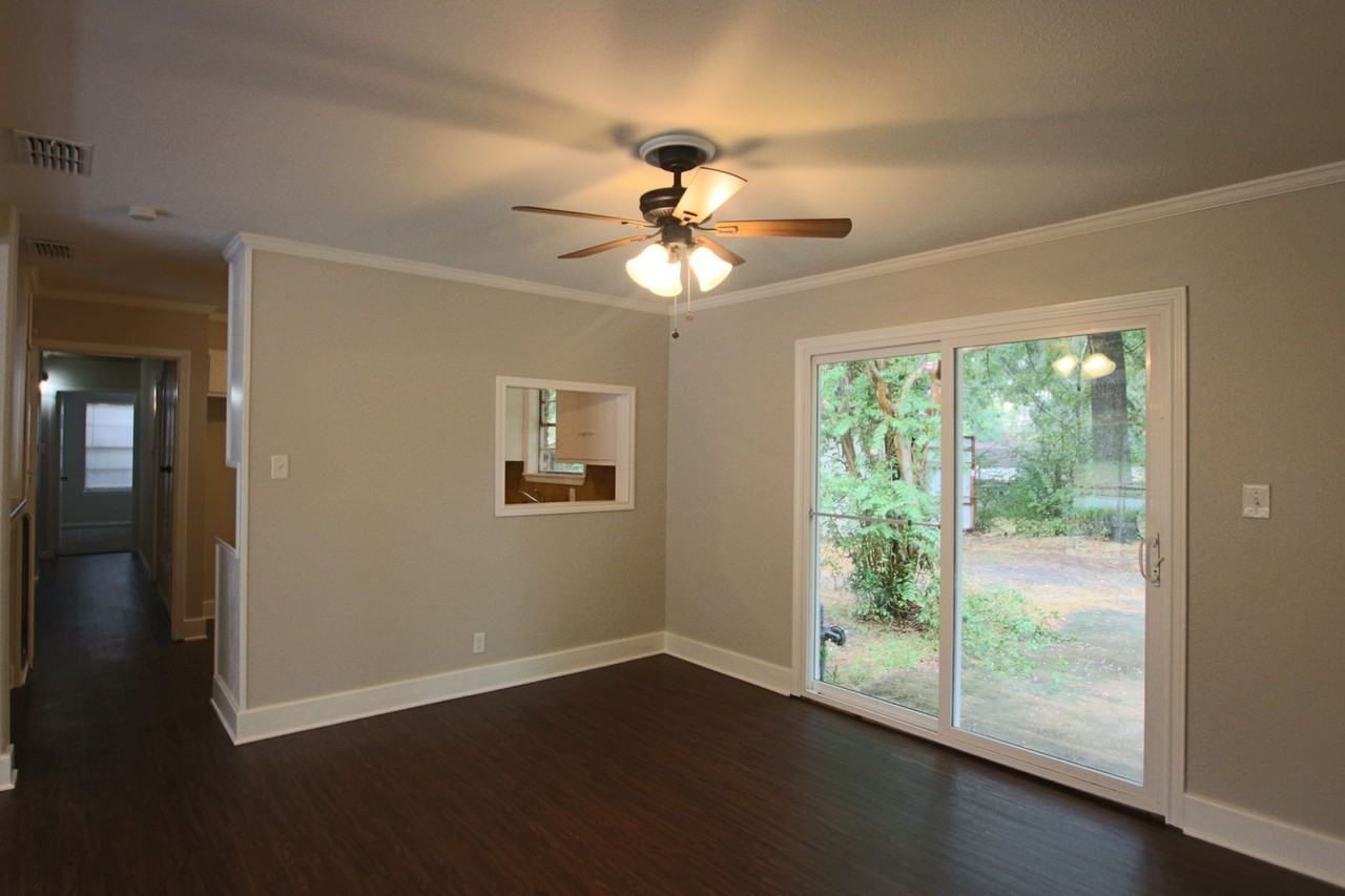 3701 Appletree Ln - Photo 5 of 19