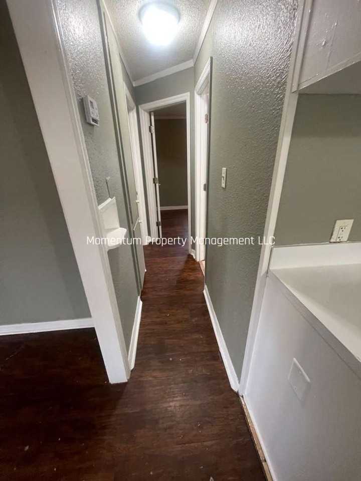 1124 N Brunnell Pkwy - Photo 4 of 18