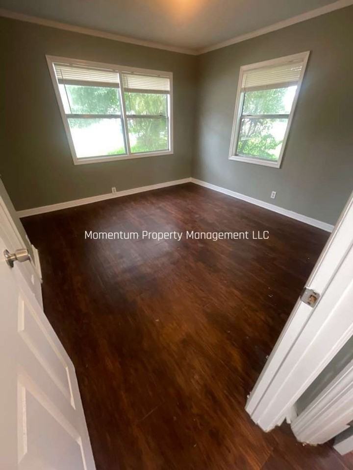 1124 N Brunnell Pkwy - Photo 5 of 18
