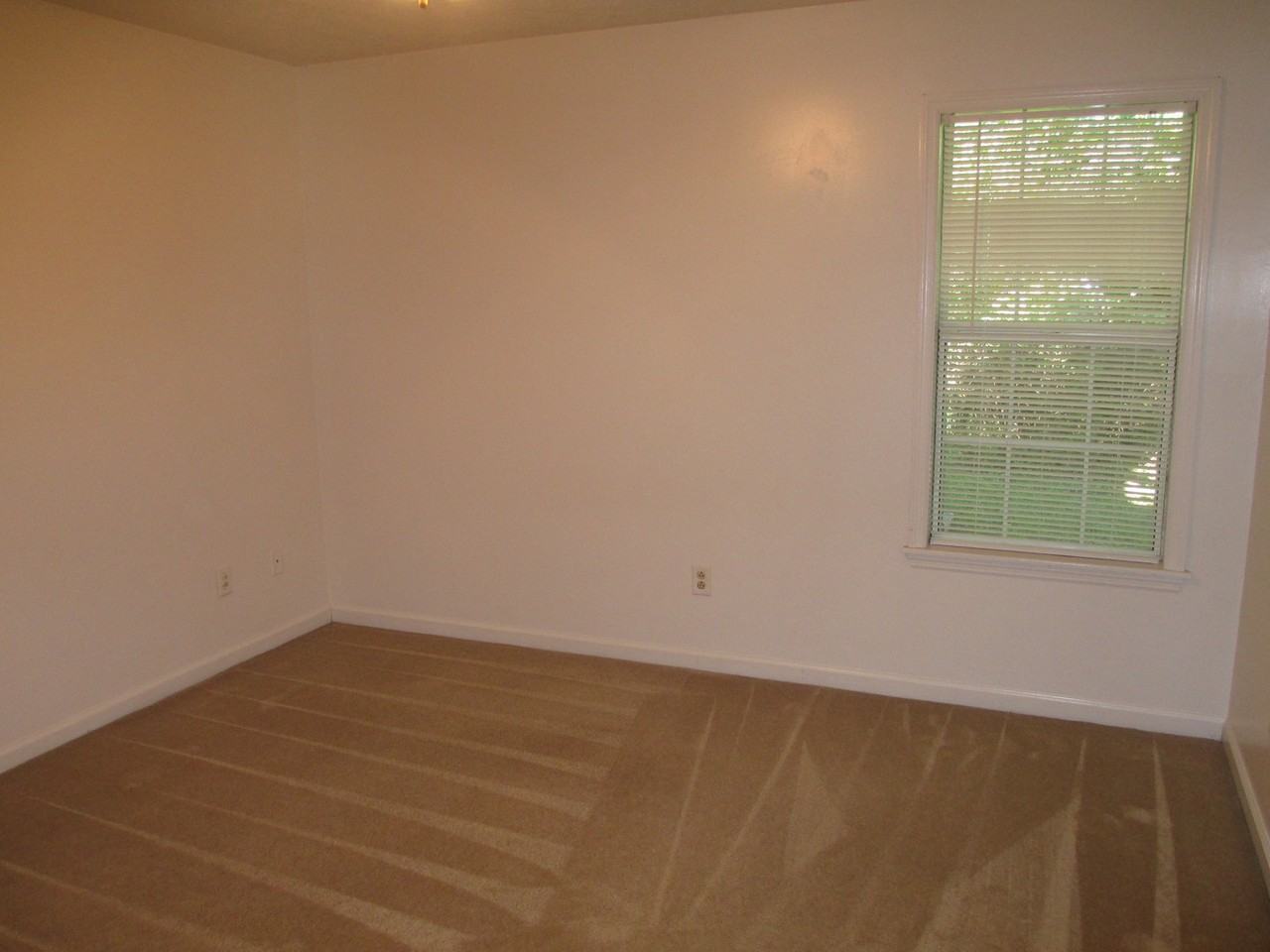 33 Colt Ct #H - Photo 2 of 9