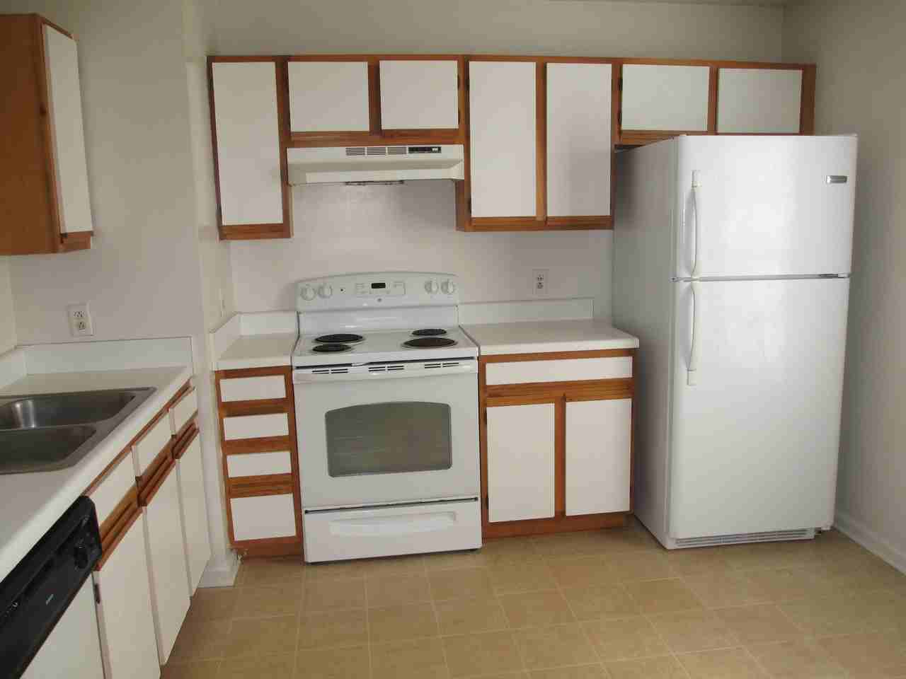 33 Colt Ct #H - Photo 3 of 9
