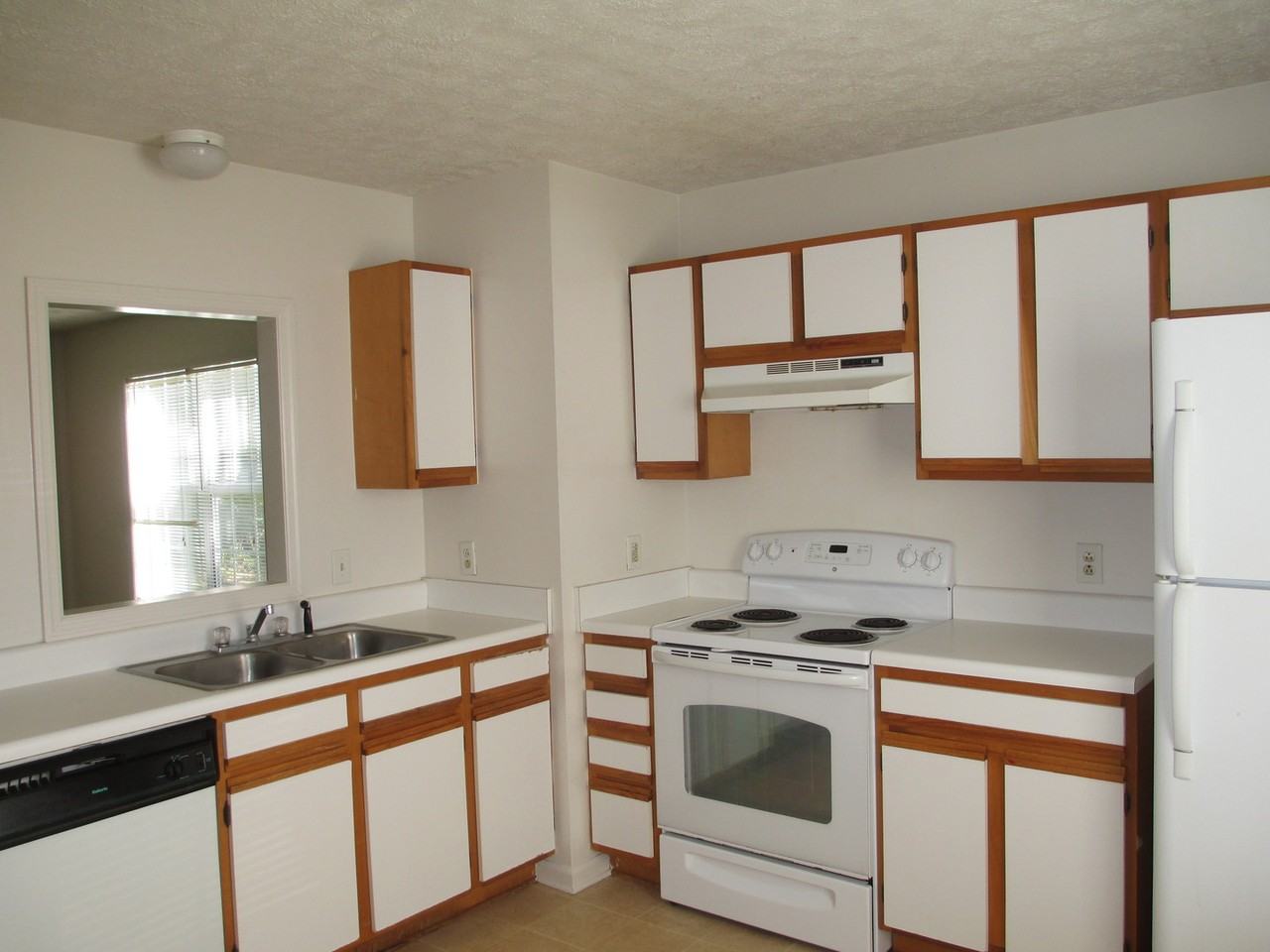33 Colt Ct #H - Photo 4 of 9