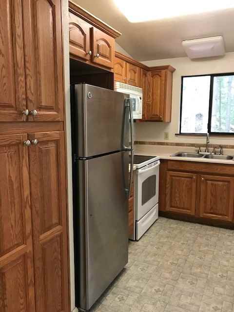 1585 Nw Palmer Ln - Photo 3 of 18