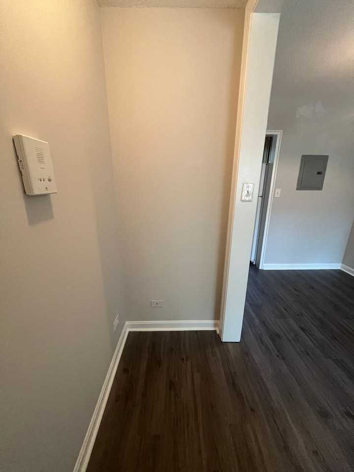 212 N George Mason Dr #4 - Photo 3 of 12