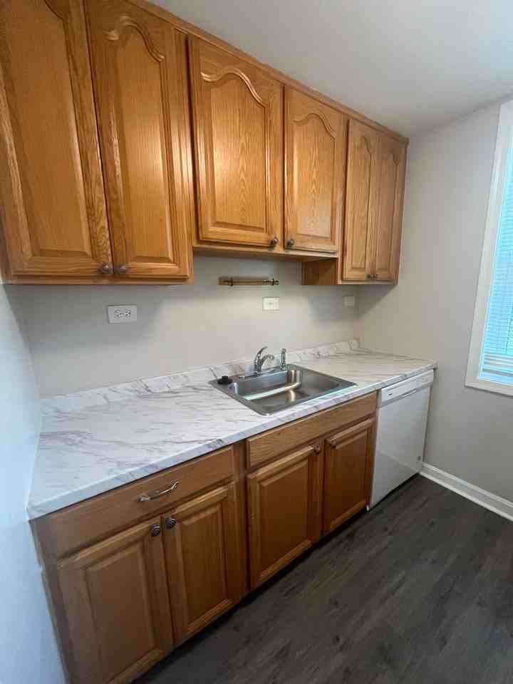212 N George Mason Dr #4 - Photo 7 of 12