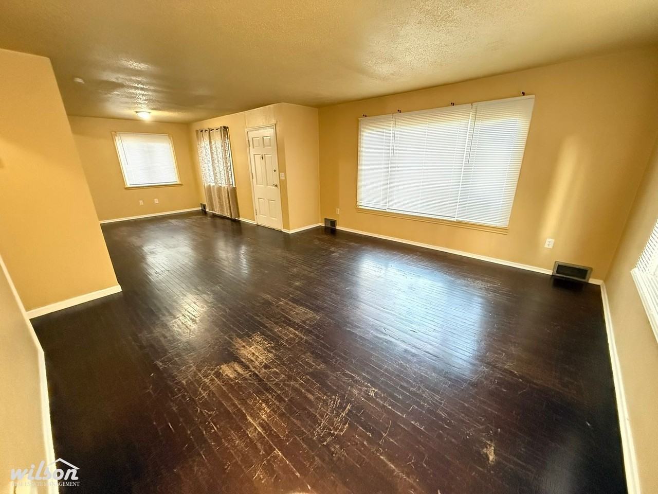 213 S 48th Ave - Photo 3 of 16