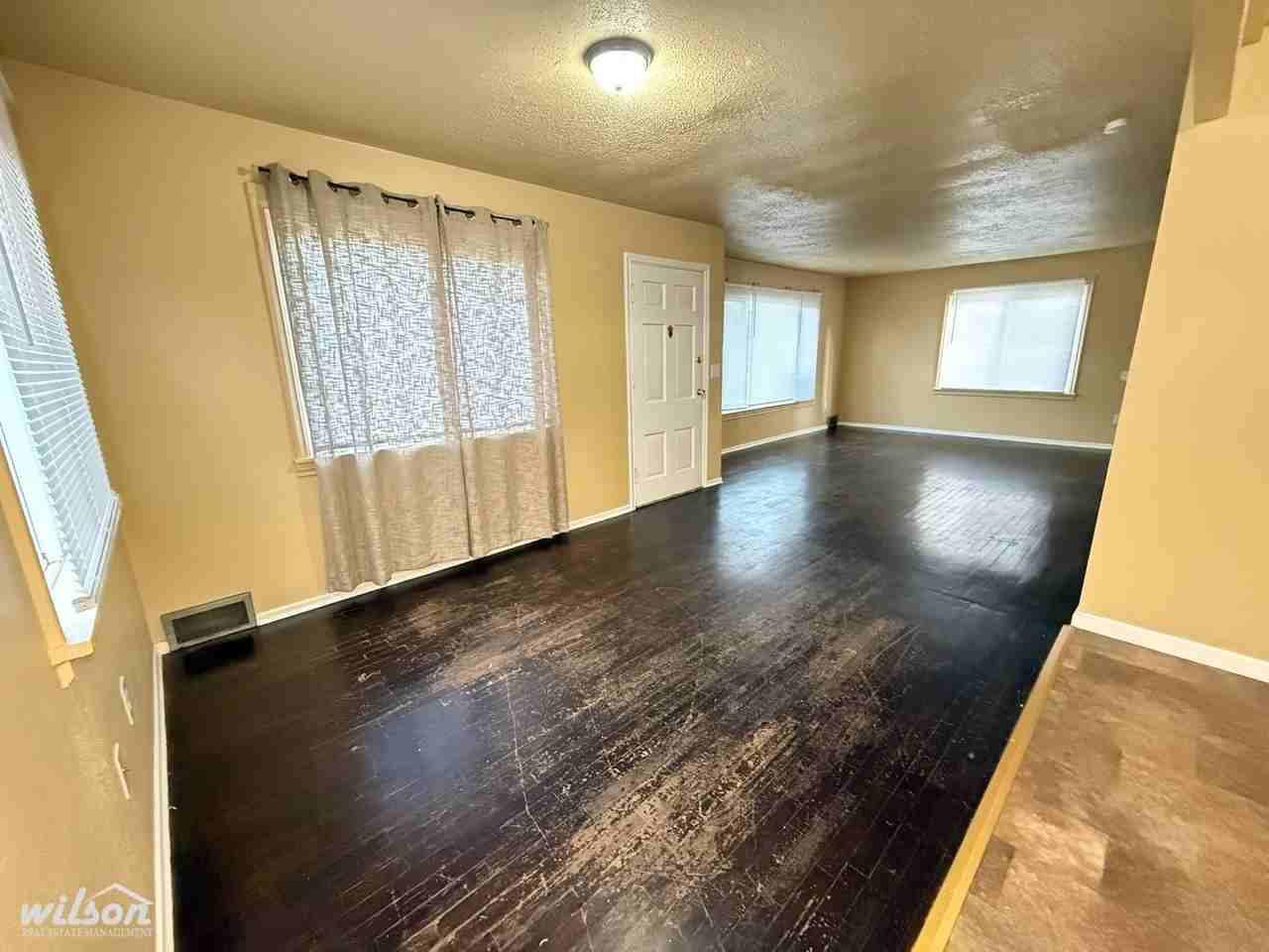 213 S 48th Ave - Photo 4 of 16