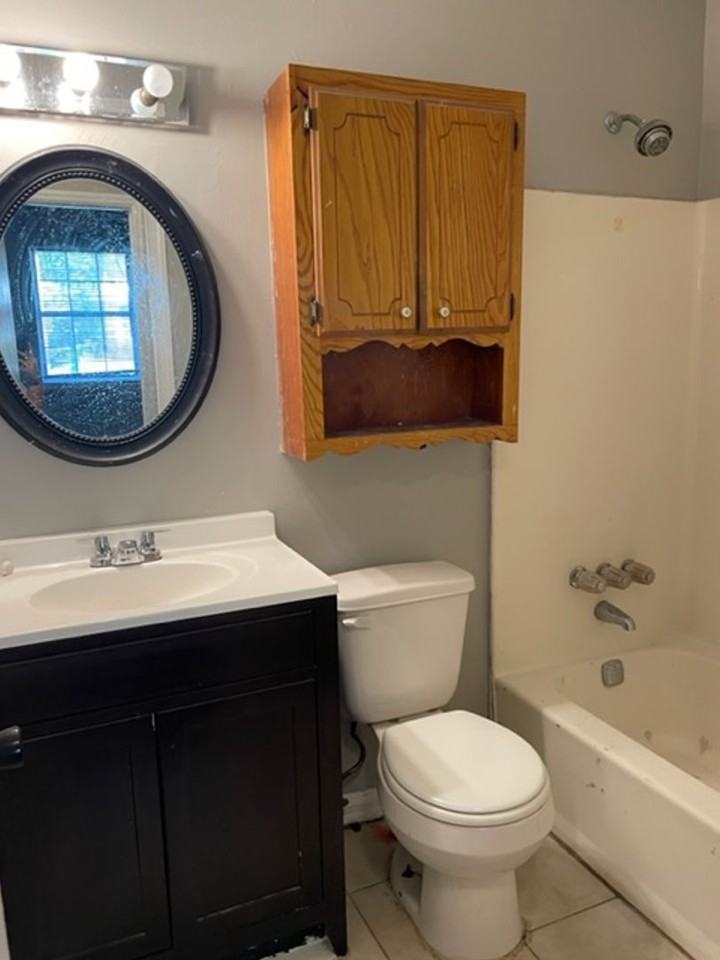2186 Jonathan Ave - Photo 4 of 22