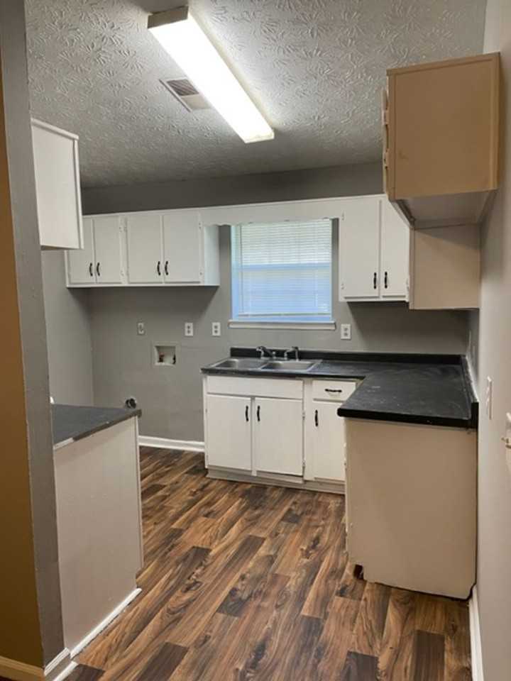 2186 Jonathan Ave - Photo 7 of 22
