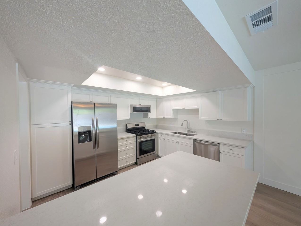 2608 Luciernaga St - Photo 4 of 15