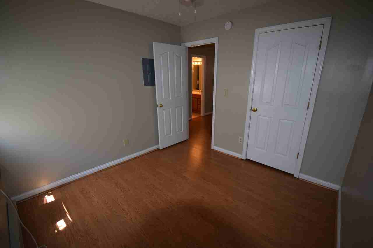 113 Hagerman Ct - Photo 3 of 6