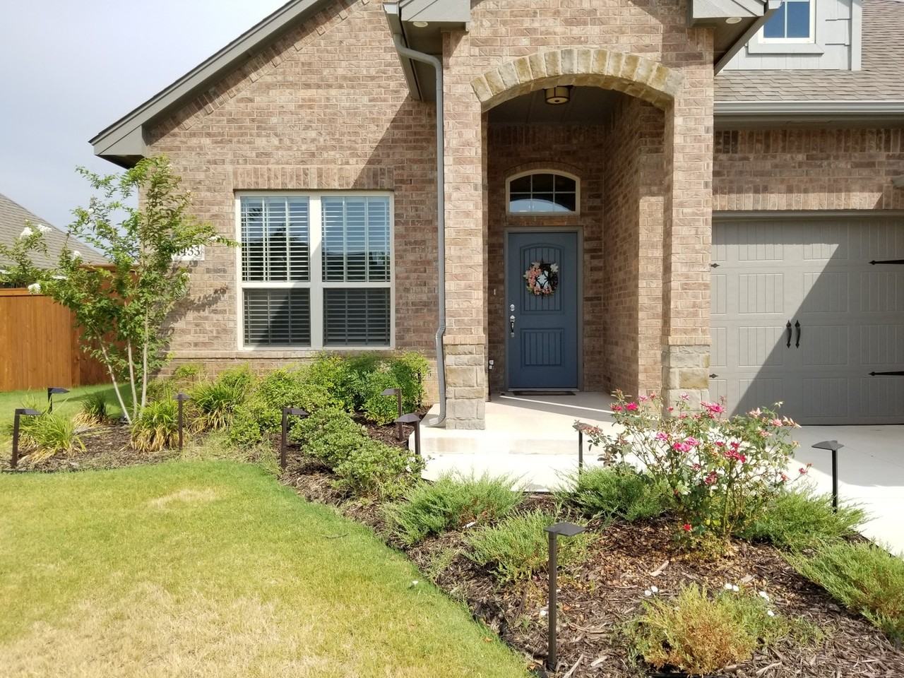 1433 Kelley Pointe Pkwy - Photo 3 of 40