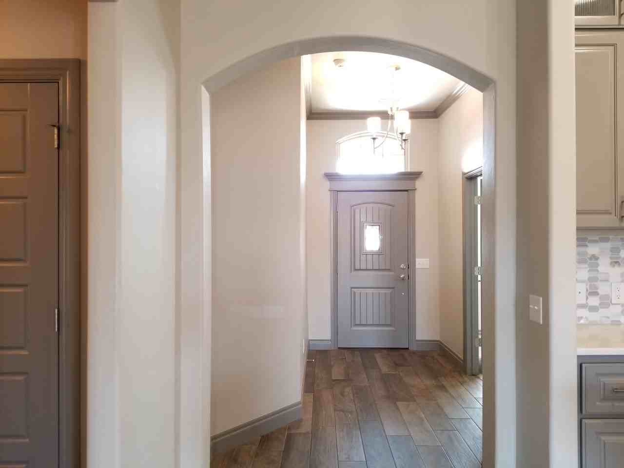 1433 Kelley Pointe Pkwy - Photo 4 of 40