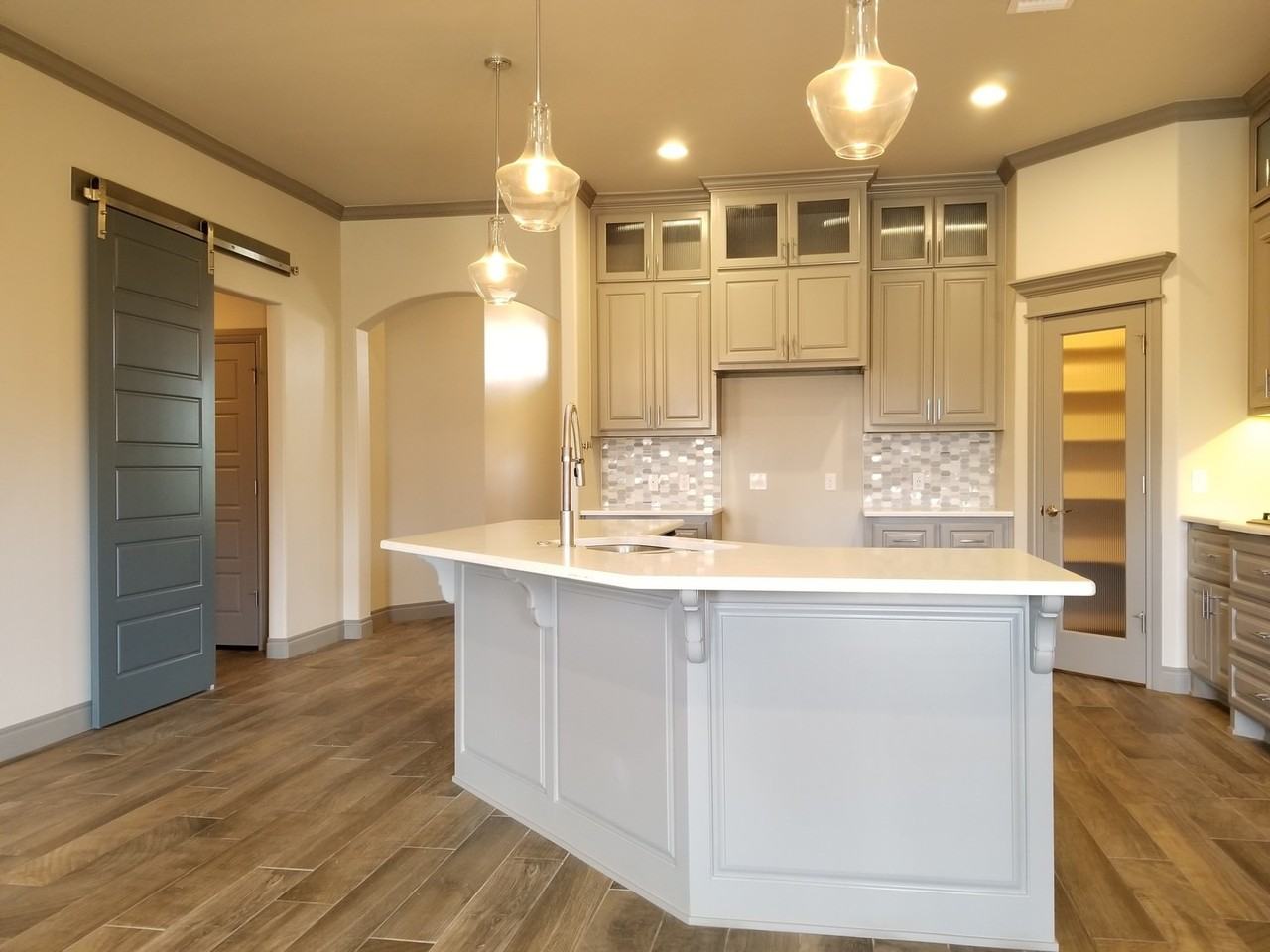 1433 Kelley Pointe Pkwy - Photo 7 of 40