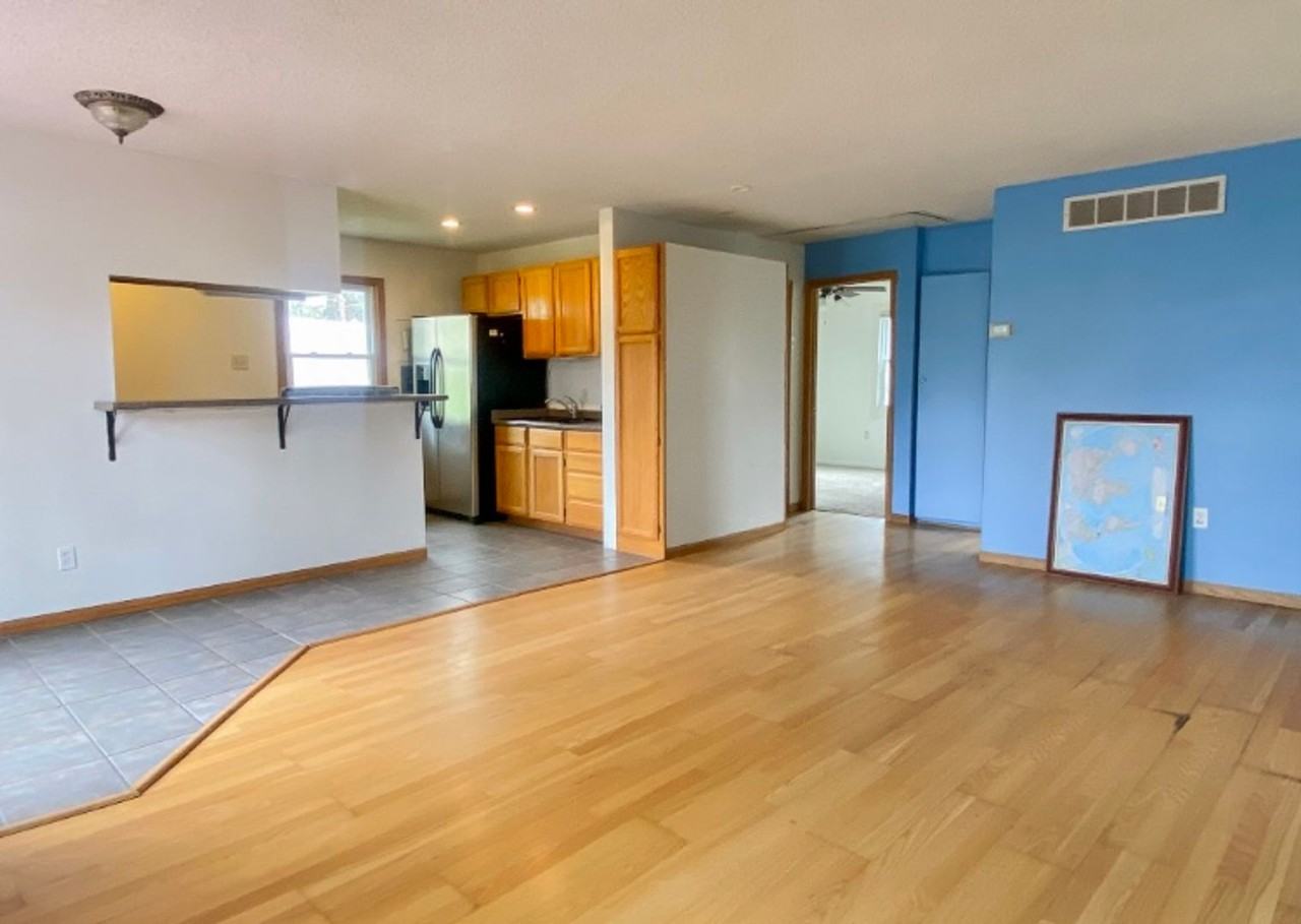 11207 Rimrock Dr - Photo 5 of 20