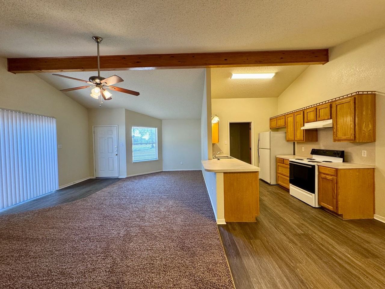 1619 Breezy Dr - Photo 2 of 7