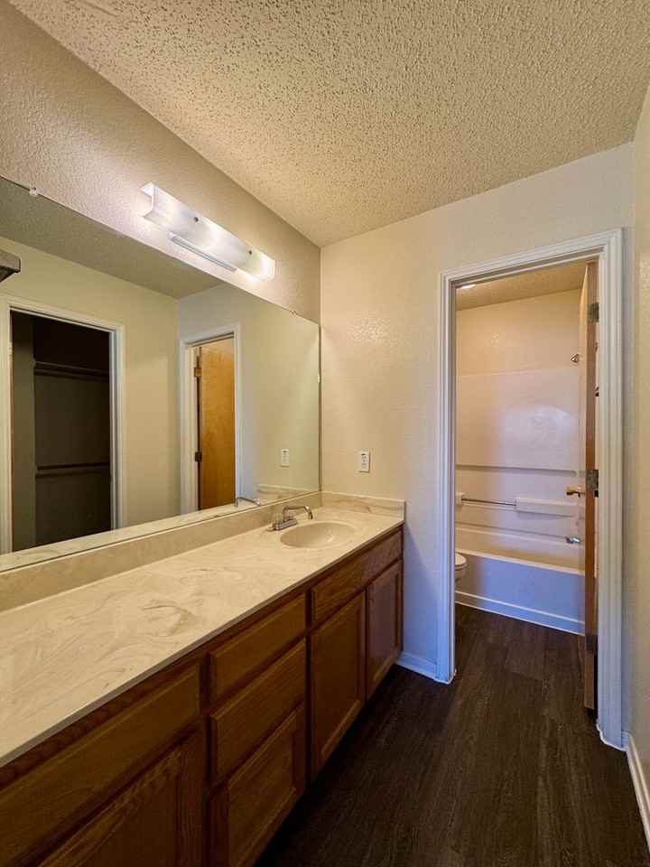 1619 Breezy Dr - Photo 5 of 7