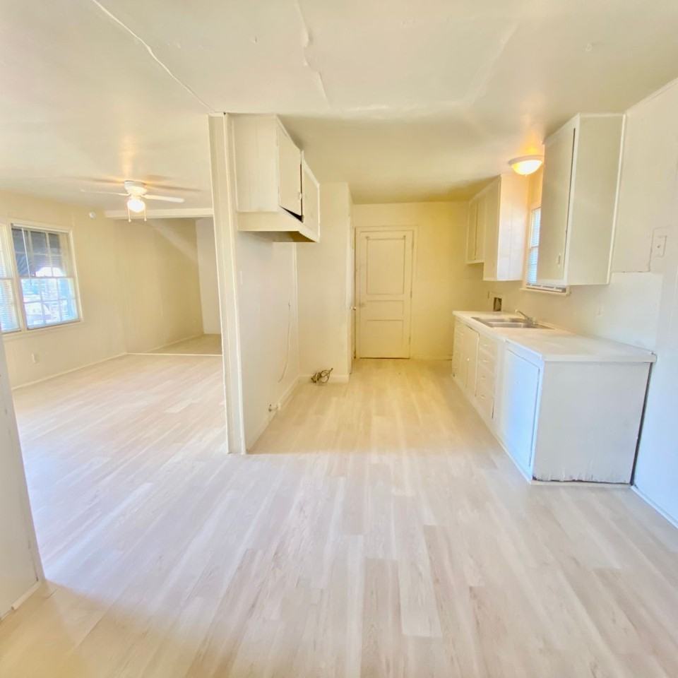 1803 E 1st Pl - Photo 5 of 10