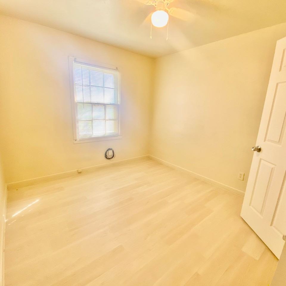 1803 E 1st Pl - Photo 6 of 10